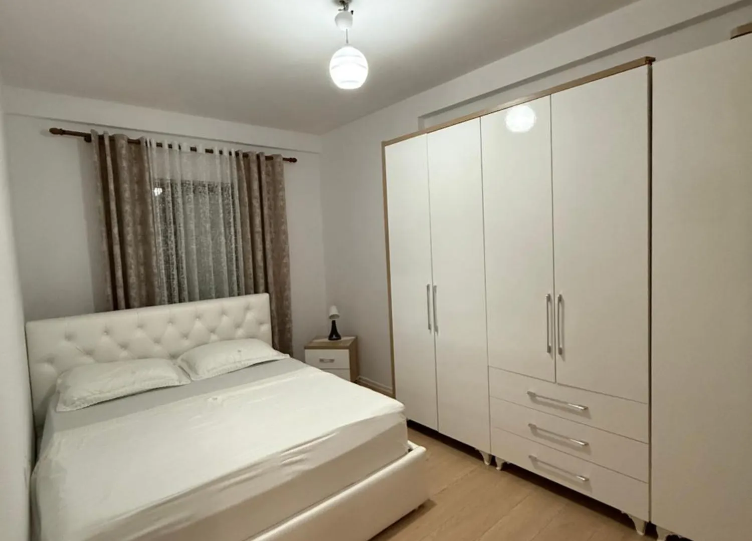Nene Tereza Airport Apartment Valjiosi