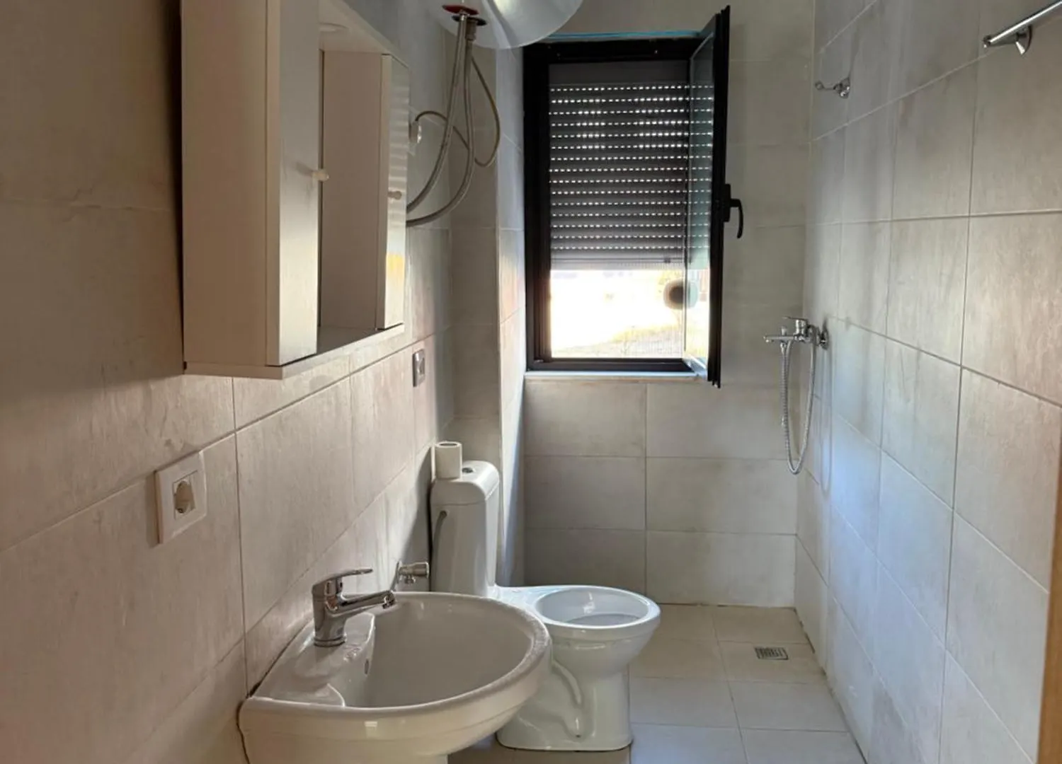 Nene Tereza Airport Apartment Valjiosi Albania