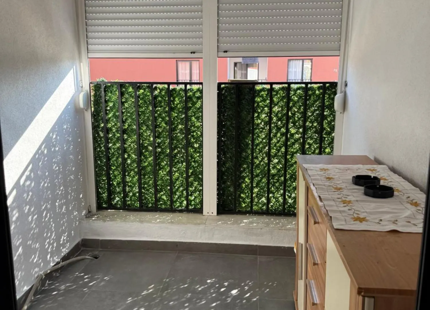 Nene Tereza Airport Apartment Valjiosi
